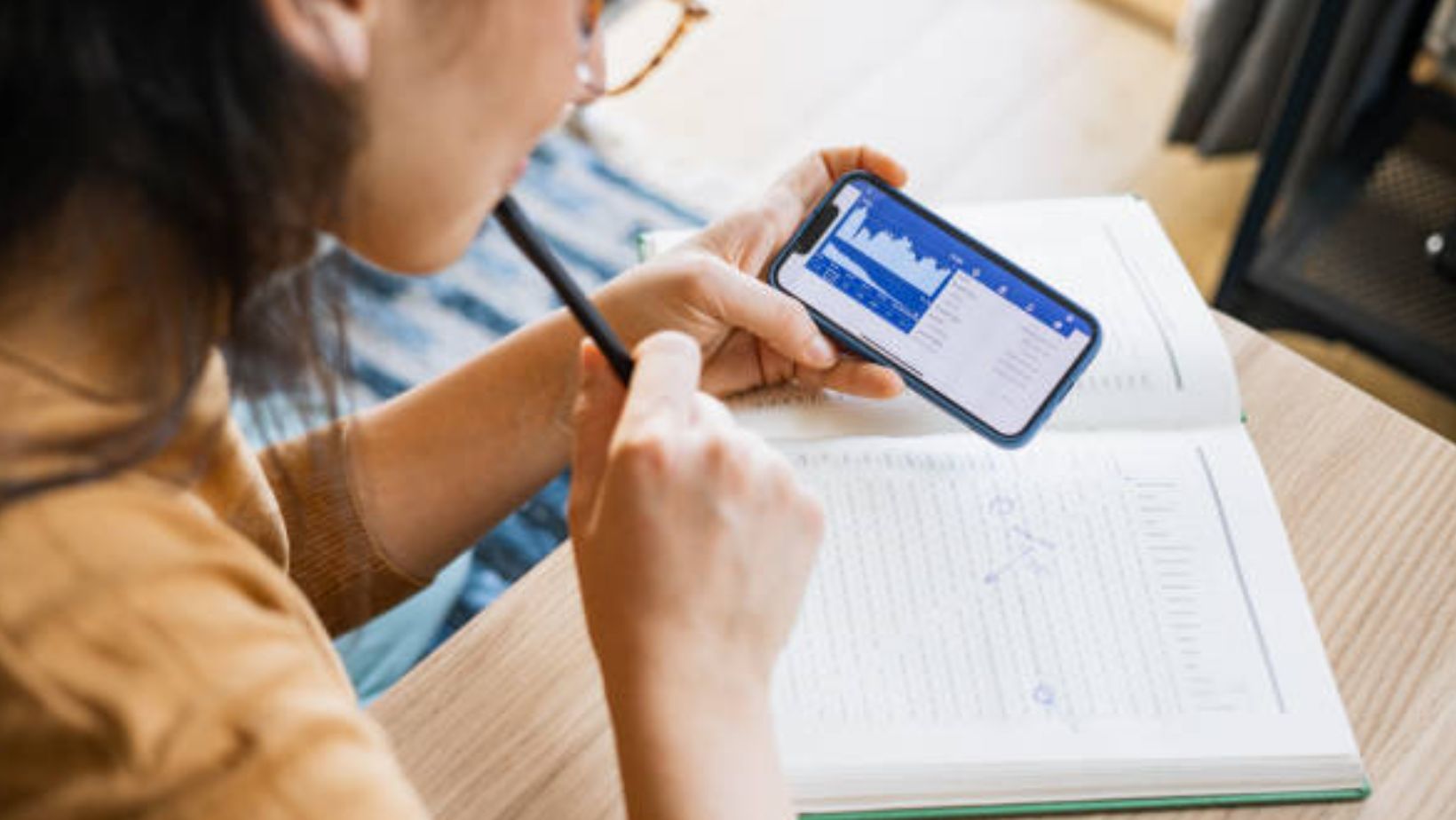 Build Your Portfolio: NASDAQ Index Funds or Dow ETFs?